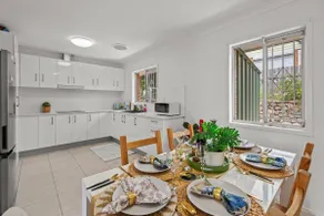 3BR Family Stay - Sunnybank Hills Near Sunnybank Plaza - Image 3