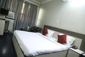 Hotel Paras - Image 5