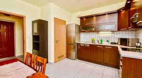 Cappuccino Apartment with Balcony and FREE PARKING - Image 5