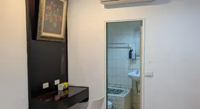 Golden Dragon Hotel - Image 2