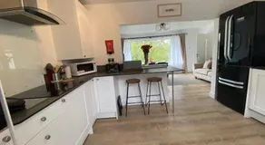 Two Sails Brixham - Spacious modern family seaside home - parking - wood-burner - dog friendly - Image 5