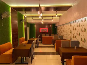 Flagship Hotel Bubbles - Image 2