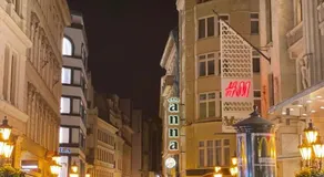 Váci Central Apartment - Image 4