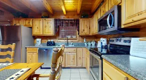Charming Luxe Cabin Sleeps 6 Hot Tub Game Loft - Image 5