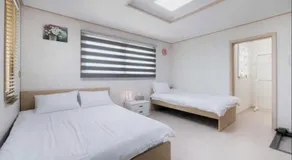 Hub Guest House - Image 2