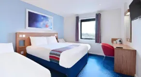 Travelodge Milton Keynes Central - Image 5