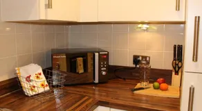 Royal Brick Home - Sleeps 5 to 6 - No ULEZ - Tube Nearby - Free Parking - Lego Themed - Image 4