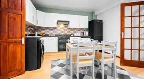 Birmingham 1 Bedroom Apartment - Image 2