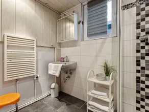 Holiday home in Thuringia with private terrace, use of a garden and pool - Image 3