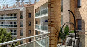 Modern 2 bedroom apt 20 min from city center - Image 5