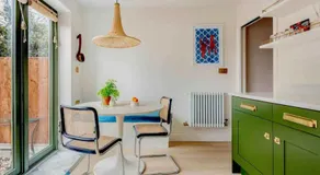 Spring Stays Cosy 2-Bed Residence with Free Parking - Image 3