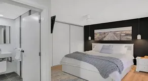 'blue Bay Bliss' - Private Spa - Luxury Apartment - Image 2
