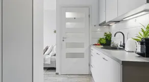 Lovely BOUTIQUE studios 2x1BR nearby Chopin Airport & 15 min to Centre by tram - Image 4