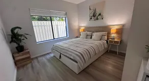 Stylish Home Near Adelaide Showground - Image 2