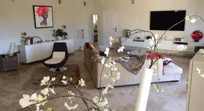 Propriété : 300 M² + (25 M² d'annexe / Pool House) sur 5 ha boisé à 10' d'Aix en Provence - Image 2
