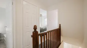 Modern and Stylish Home away from Home - Image 4