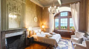 Antique apartment in the XV century Castle - Image 2