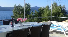 Villa BONADEA - moderno apartamento de dos dormitorios en primera línea de playa, una escapada perfecta - Image 3