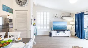 Coastal Paradise at Fore Dek 3, 17 Soldiers Point Road - water views, linen, Wi-Fi, Air Con - Image 2