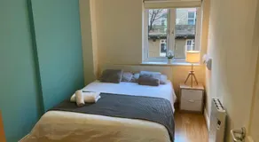 Excellent Central Location Apt 2 R2 - Image 2