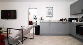 Modern Two BR | Free Parking - Image 5