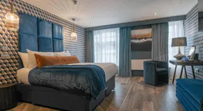 Howfield Hotel - Image 2