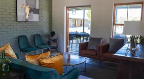 Lemon 3 Lodge Guesthouse - Image 4