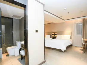 Hanting Hotel Beijing Wangjing 798 Art District - Image 2