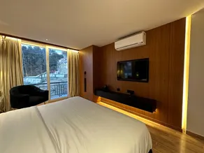Hotel Holiday Inn - Image 5