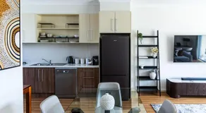 Harvey a Stylish and Spacious Retreat in a Prime Location - Image 4