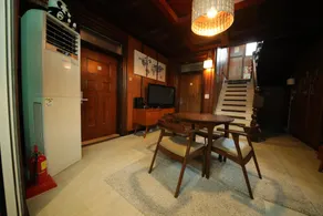 Stitches House - Image 5