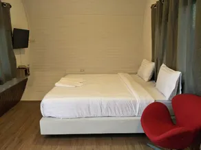 Tiny hut resort - Image 2