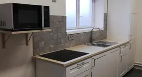 Lommel Inn, wifi gratuito, 7/24 check inn, televisión vía satélite, aparcamiento gratuito, 4 personas - Image 5
