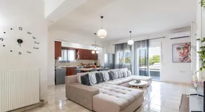 Lumina Apartment with Shared Pool - Image 2