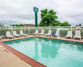Quality Inn & Suites - Image 5