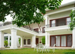 Cozy Escape - Akuregoda Luxury Villa with Private Pool - Image 3