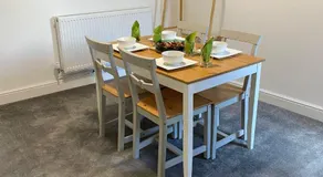 Newly Renovated 2 Bed With Garden & Parking - Image 5