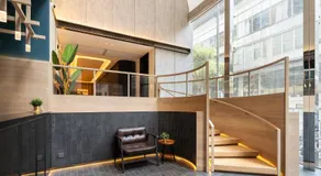 Dash Living on Hollywood - Image 5