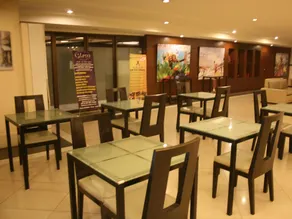 Sampaguita Suites JRG - Image 4