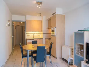 Apartment with 2 bedrooms and sea view - Image 3