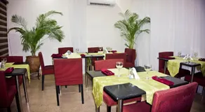 Tropical Enclave Hotel - Image 4