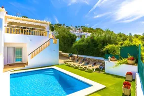 Villa Ocean Breeze - Steps away from the Beach - Image 3
