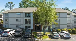 Walk .9 to Toomer's, 2BD/2BTH, 4 Queens, 2 sofabed - Image 5