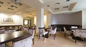 Lido Hotel - Image 5