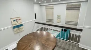 Mo's Place - Image 2