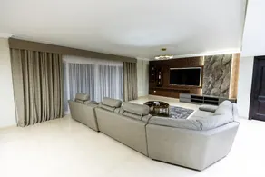 Luxurious Family 5BR Pool View Near Airport! - Image 2