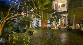 The Peak Guest House - Image 5