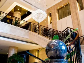 Central Hotel - Image 3