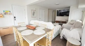 Luxurious 4BD APT EV Parking - Image 3