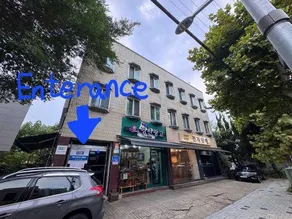 Bilingual Host (CN/KR) | Prime Seoul Location | Stylish Interior | Entire Floor to Yourself - Image 2